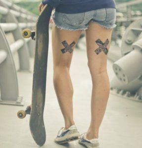 Tattoos on both hands or legs