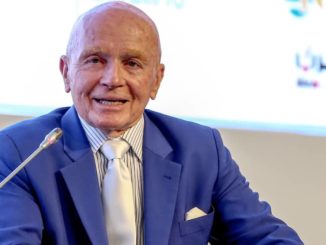 "Crypto is Not An Investment" - Mark Mobius