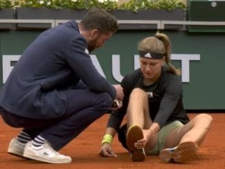 French Open 2022 - Karolina Muchova Goes Off Court Crying